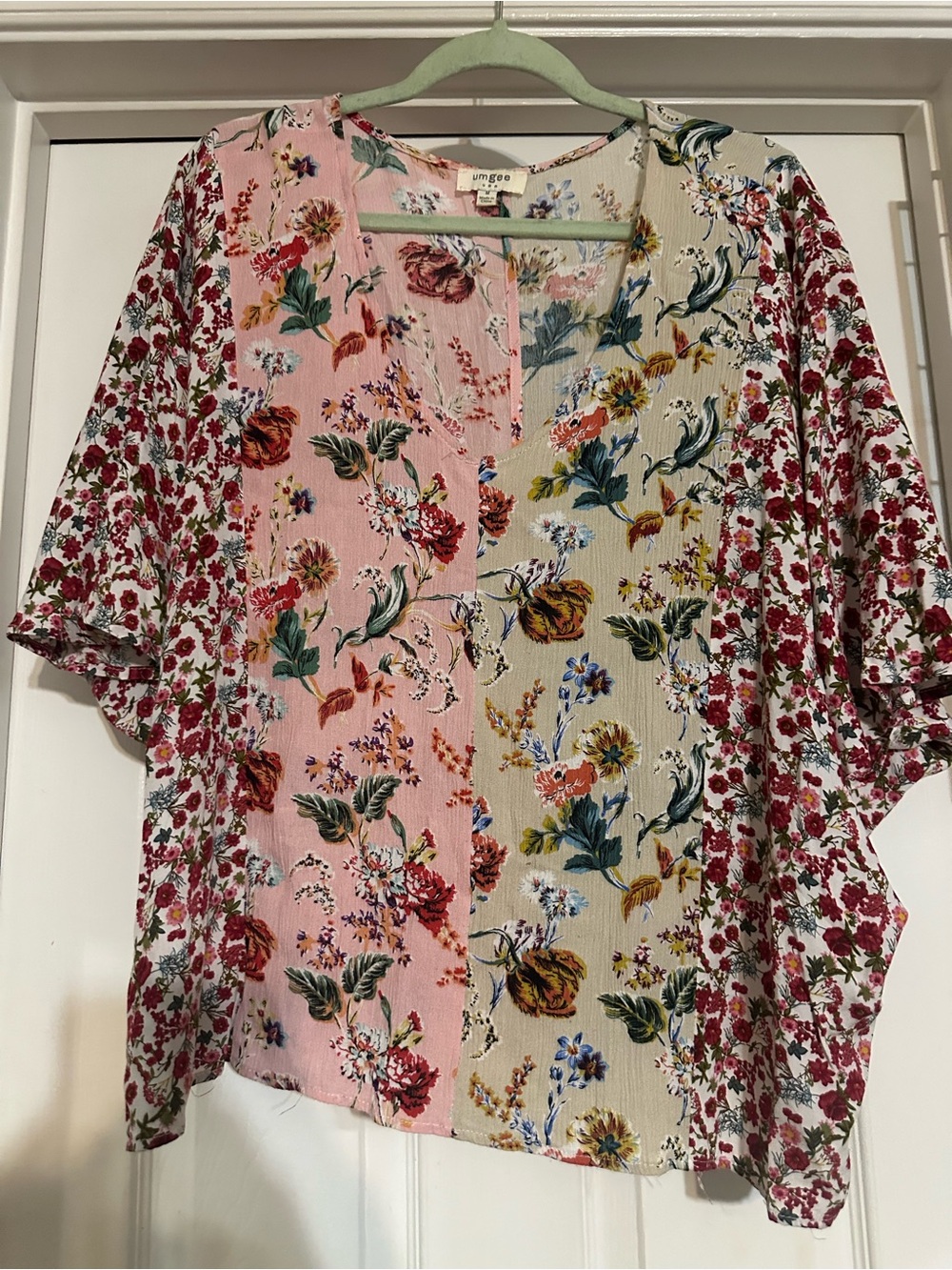 Umgee Floral Mixed Print Boho Blouse Pink Ivory Sage Size M (generous fit) - Picture 2 of 5